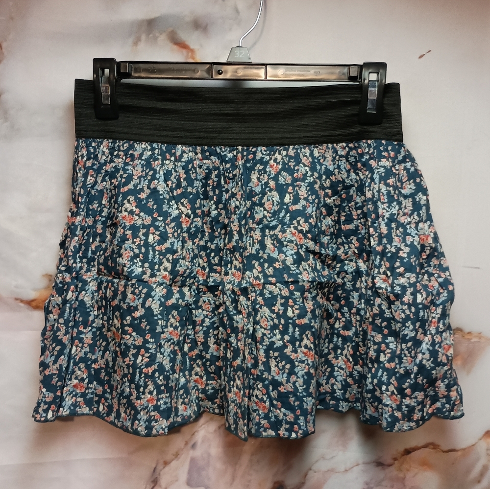 Max‎ Rave Foral Mini Skirt